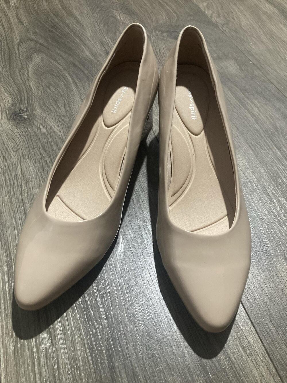 Easy Spirit Pump Womens 10 Beige Pointed Toe Block Heel Cushioned Comfort